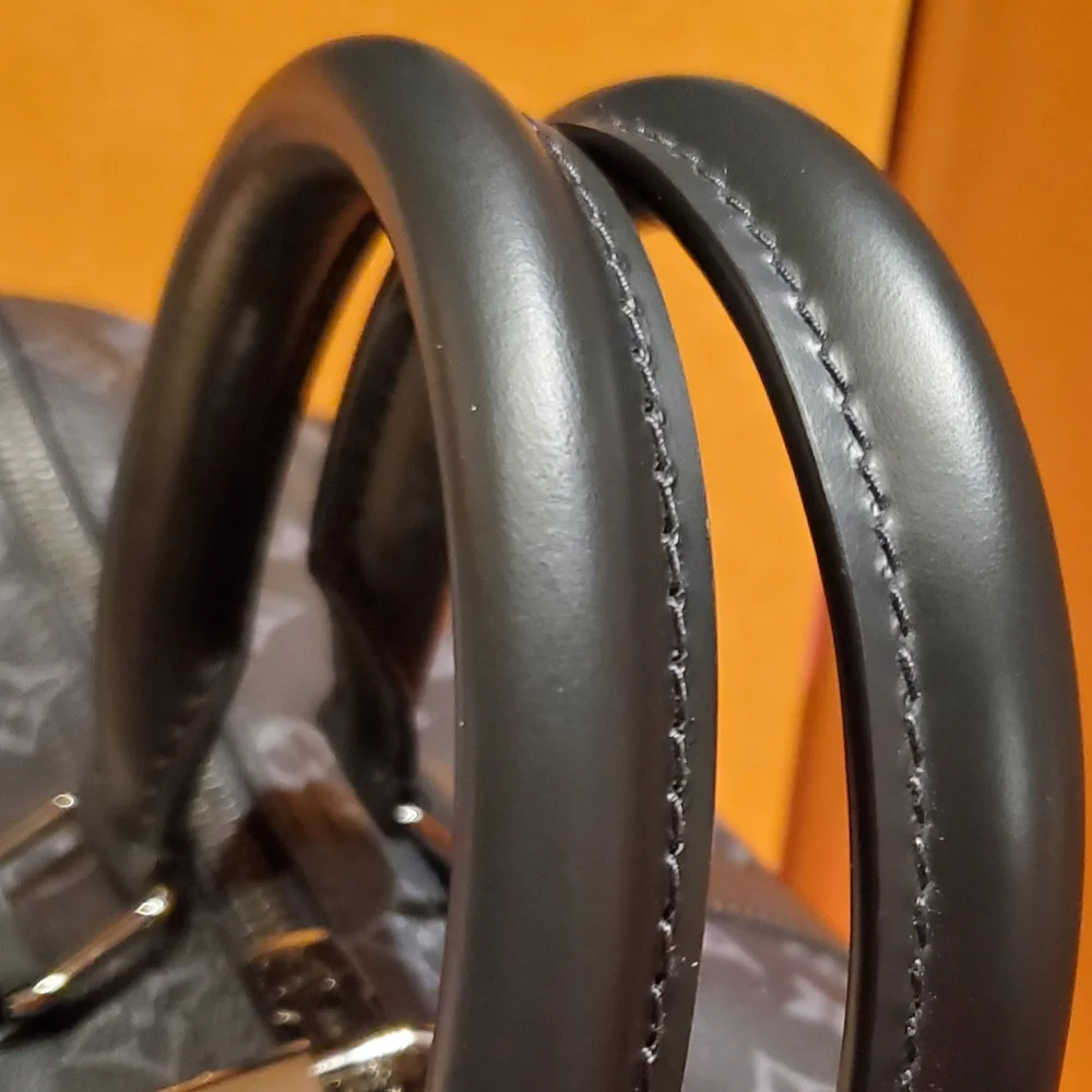 LOUIS VUITTON Keepall Bandoulière 45 in Monogram Eclipse - Like New